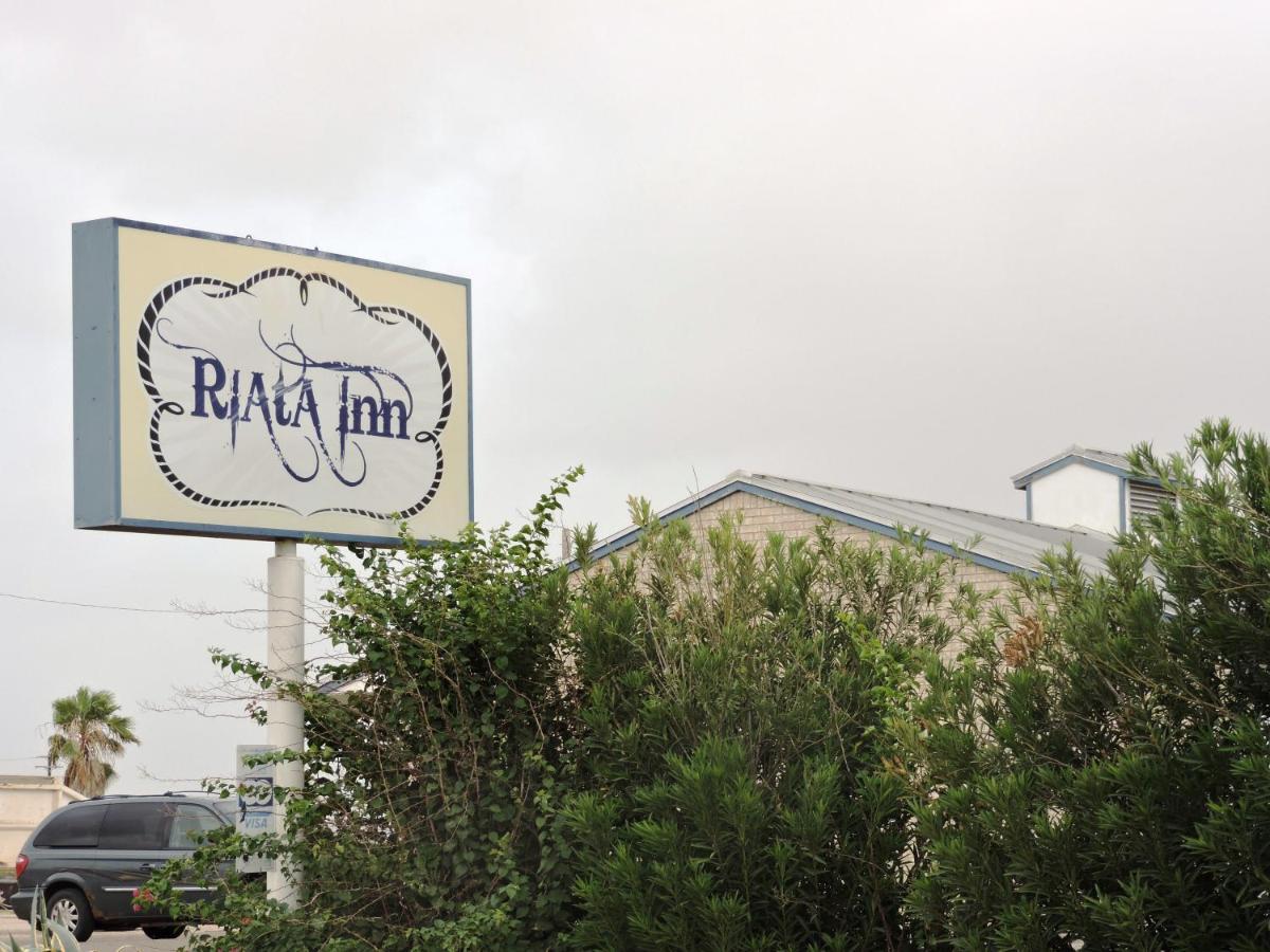 Riata Inn - Crystal City Eksteriør bilde