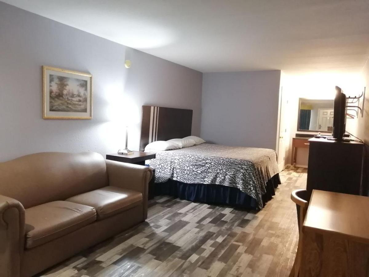 Riata Inn - Crystal City Eksteriør bilde